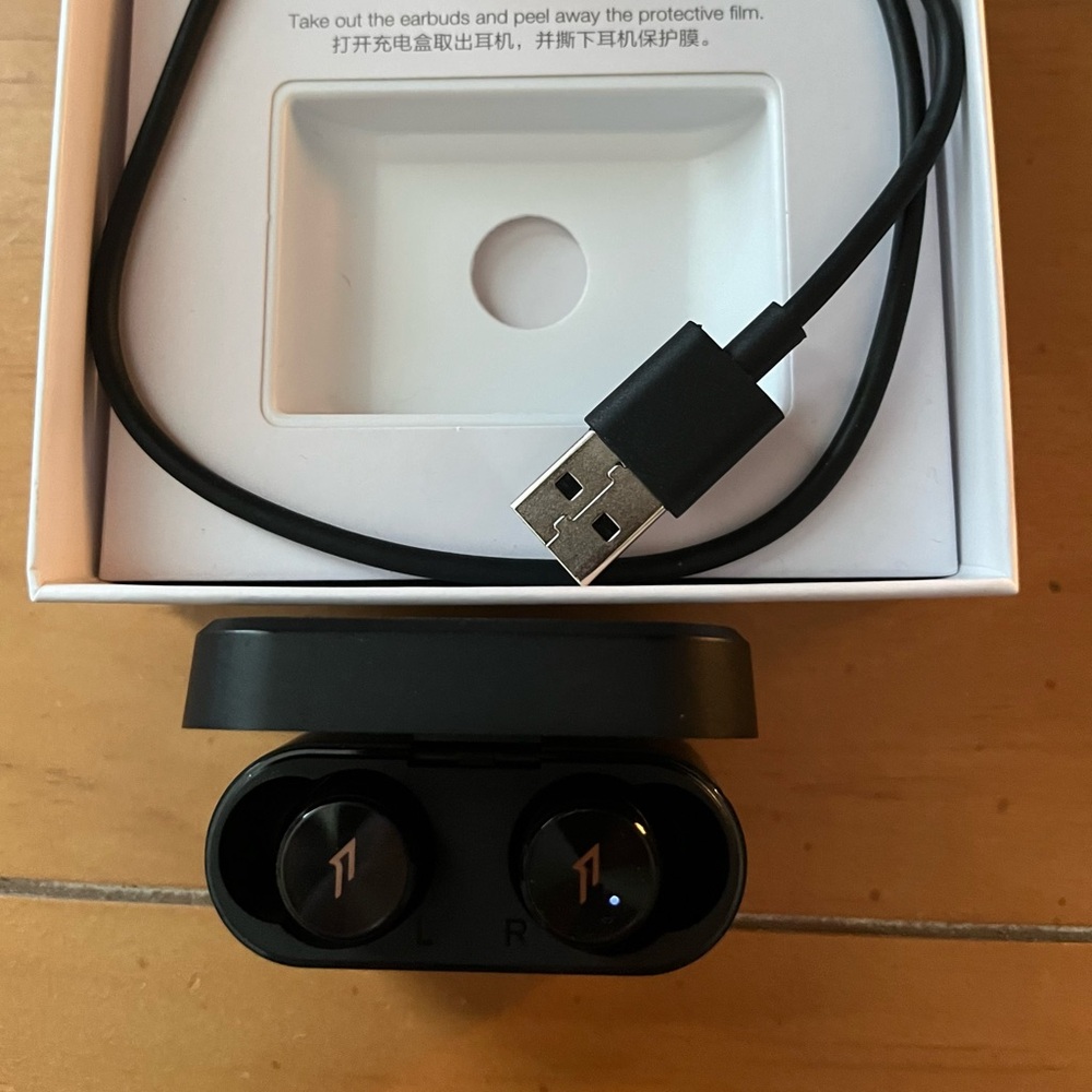 Wireless earbuds Bluetooth 5.2